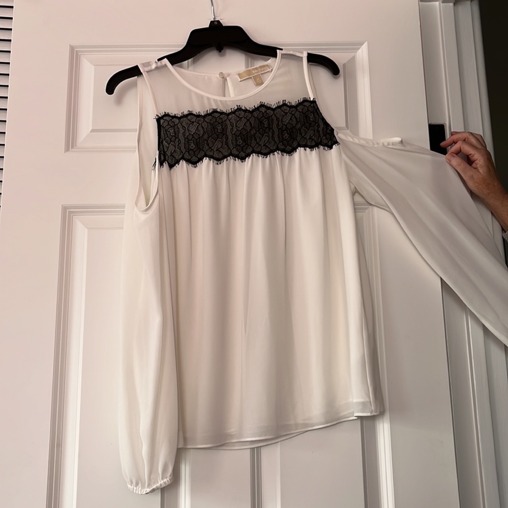 Michael Kors Cold shoulder top